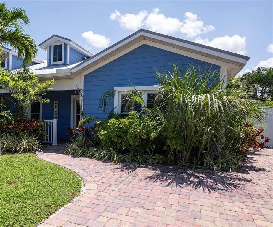 213 75TH STREET, HOLMES BEACH, FL 34217