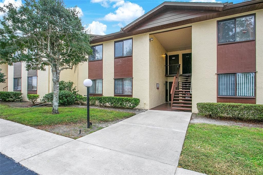 513 FAIRWAYS LANE # B, OCALA, FL 34472