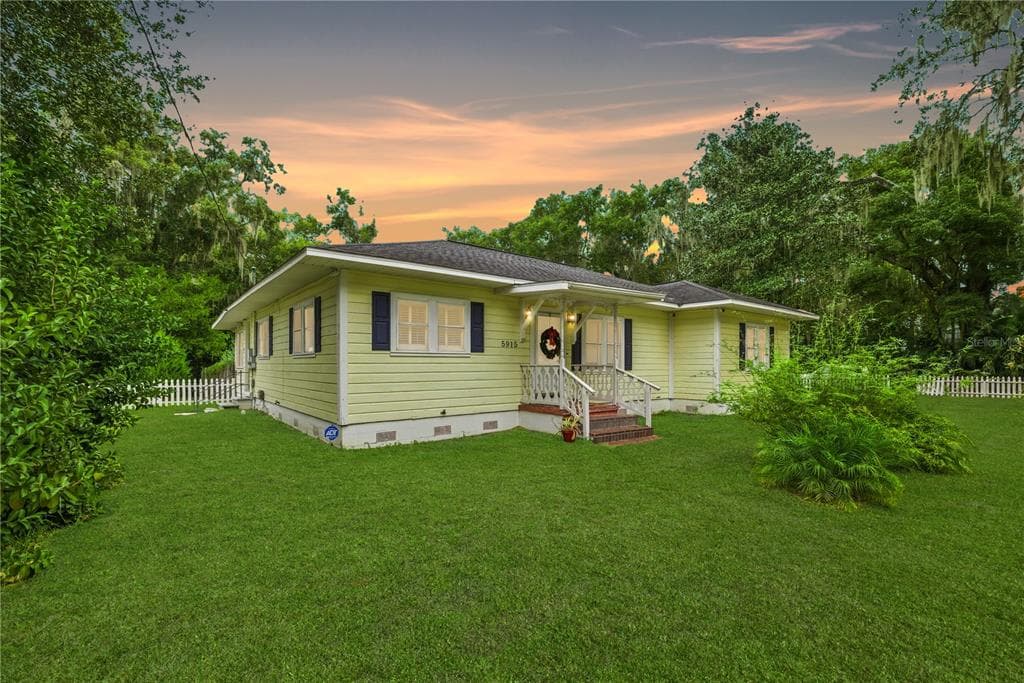 5915 AVENUE F, MC INTOSH, FL 32664