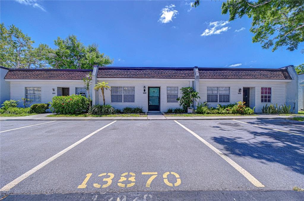 13870 OAKWOOD LANE, SEMINOLE, FL 33776