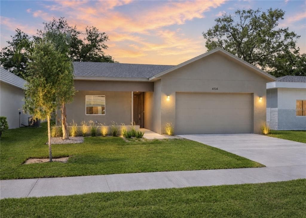 454 SKYFIELD COURT, LADY LAKE, FL 32159