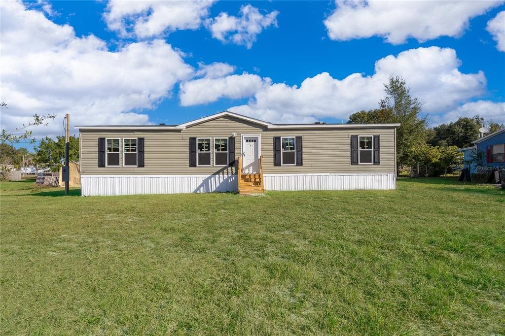 31811 PINE DRIVE, DELAND, FL 32720