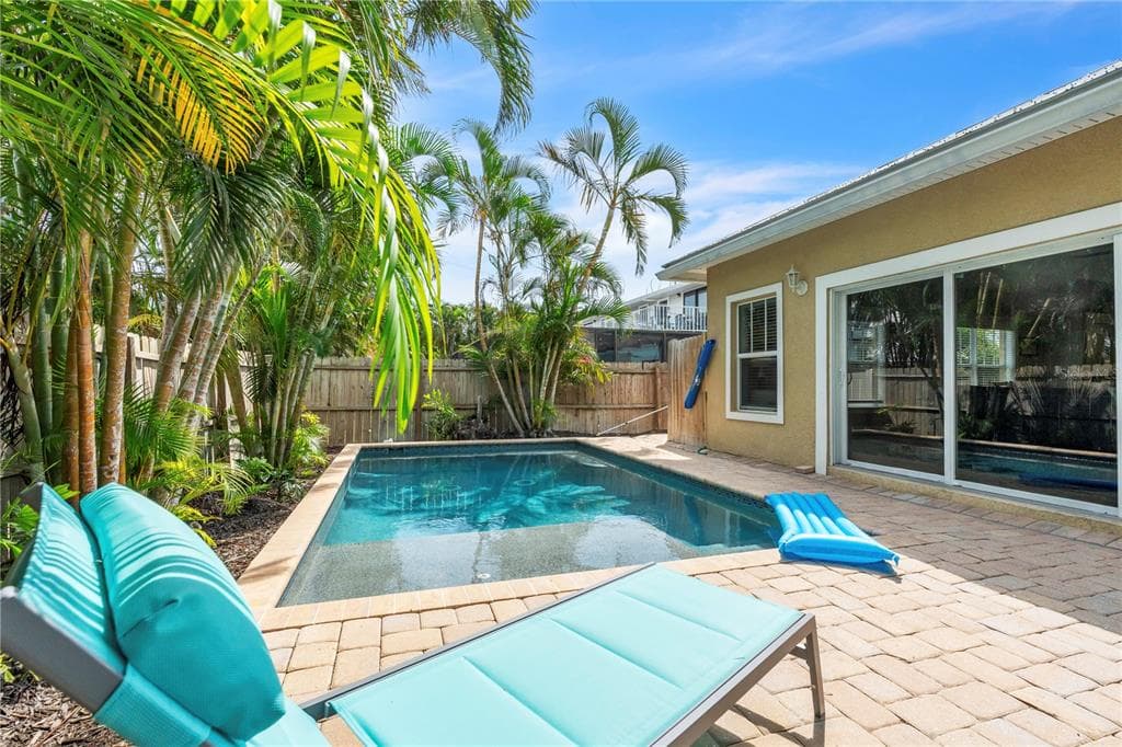 302 67TH STREET, HOLMES BEACH, FL 34217