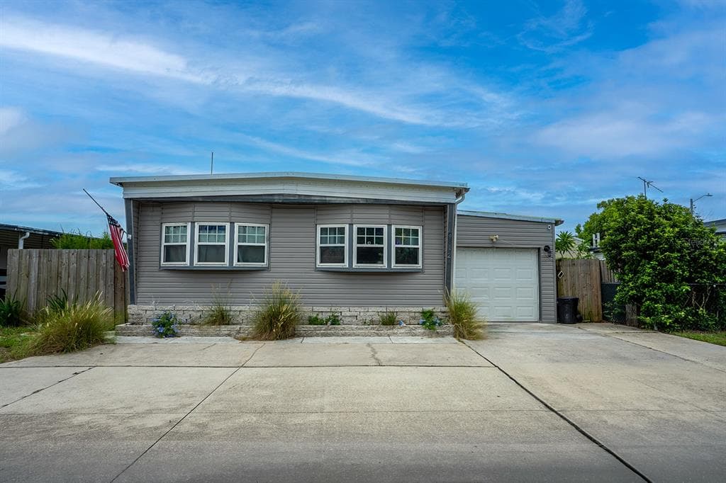 5124 DARLINGTON ROAD, HOLIDAY, FL 34690