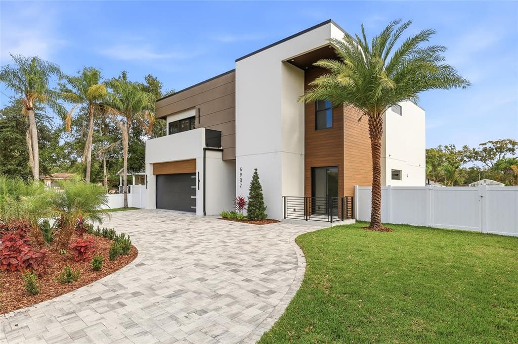6907 N BOULEVARD, TAMPA, FL 33604