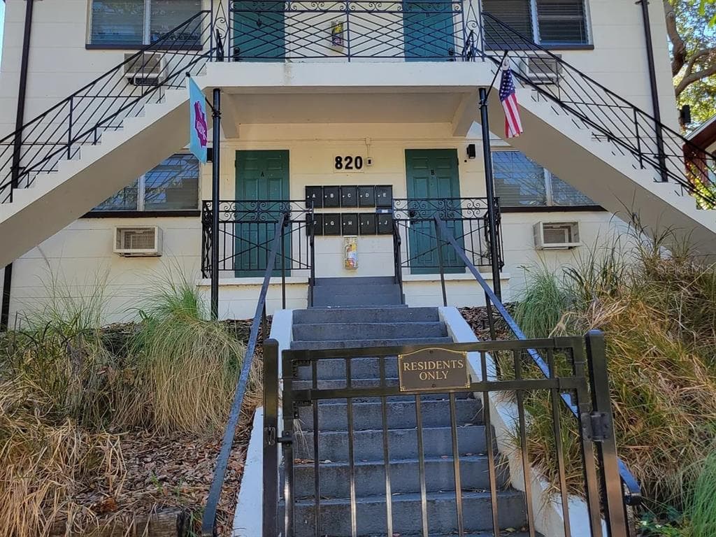 820 8TH AVENUE S # E, ST PETERSBURG, FL 33701