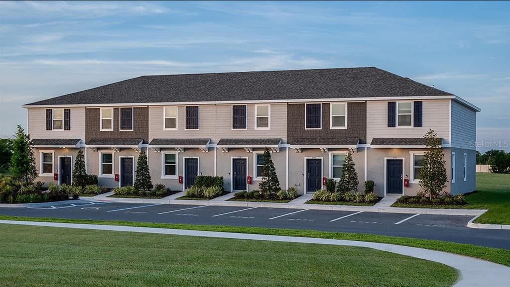2790 ARMADALE DRIVE, MOUNT DORA, FL 32757