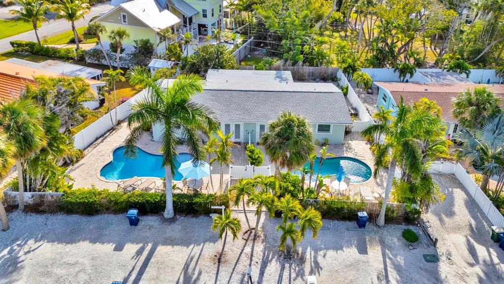 207 75TH STREET # B, BRADENTON BEACH, FL 34217