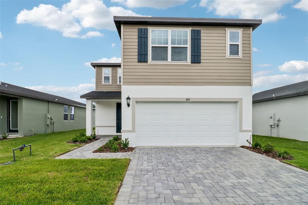 807 SUNSHOWER DRIVE, LADY LAKE, FL 32159