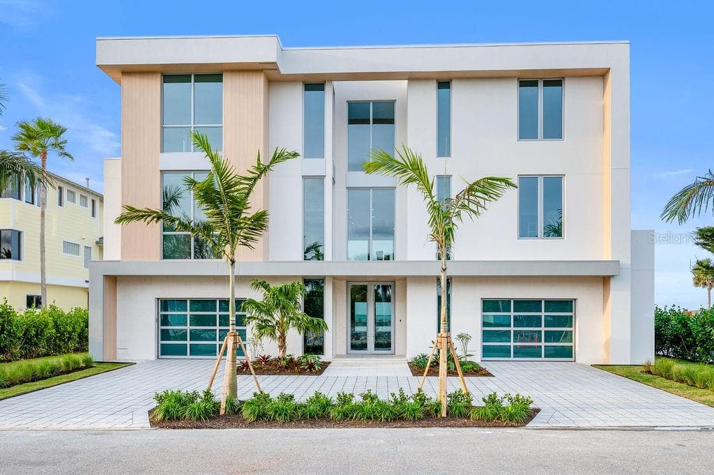 6489 GULFSIDE ROAD, LONGBOAT KEY, FL 34228