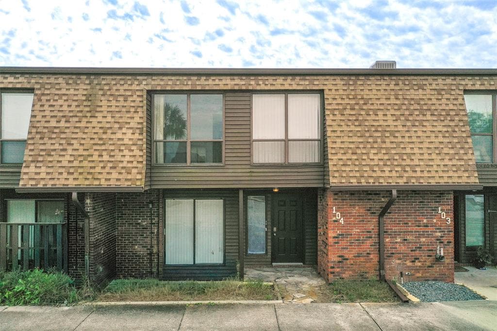 1836 N CRYSTAL LAKE DRIVE # 104, LAKELAND, FL 33801