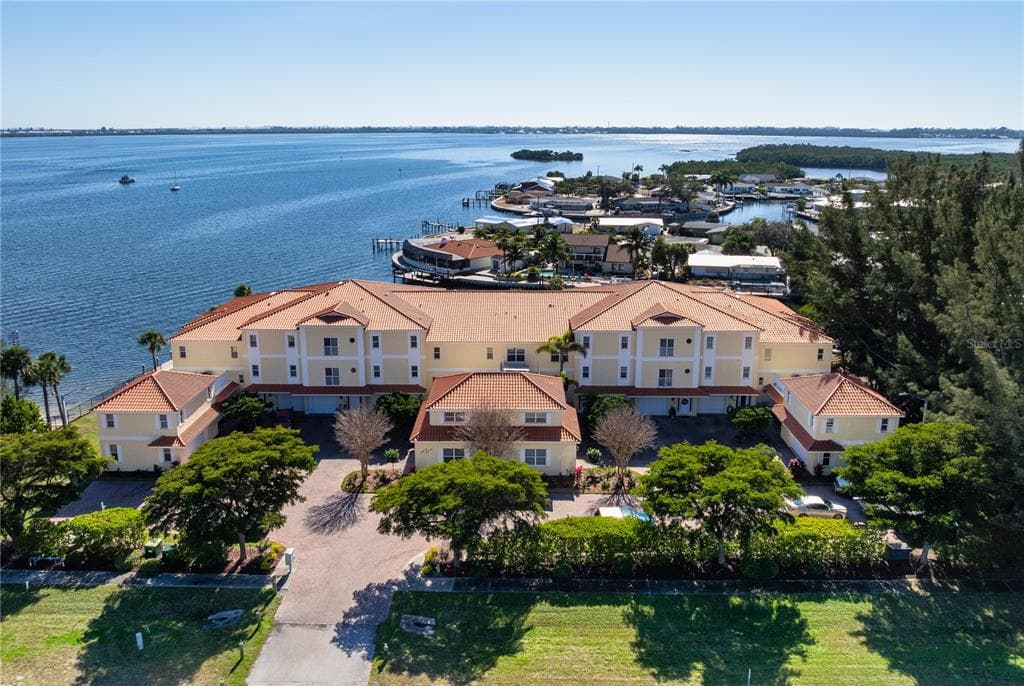 9923 MANATEE AVENUE W, BRADENTON, FL 34209