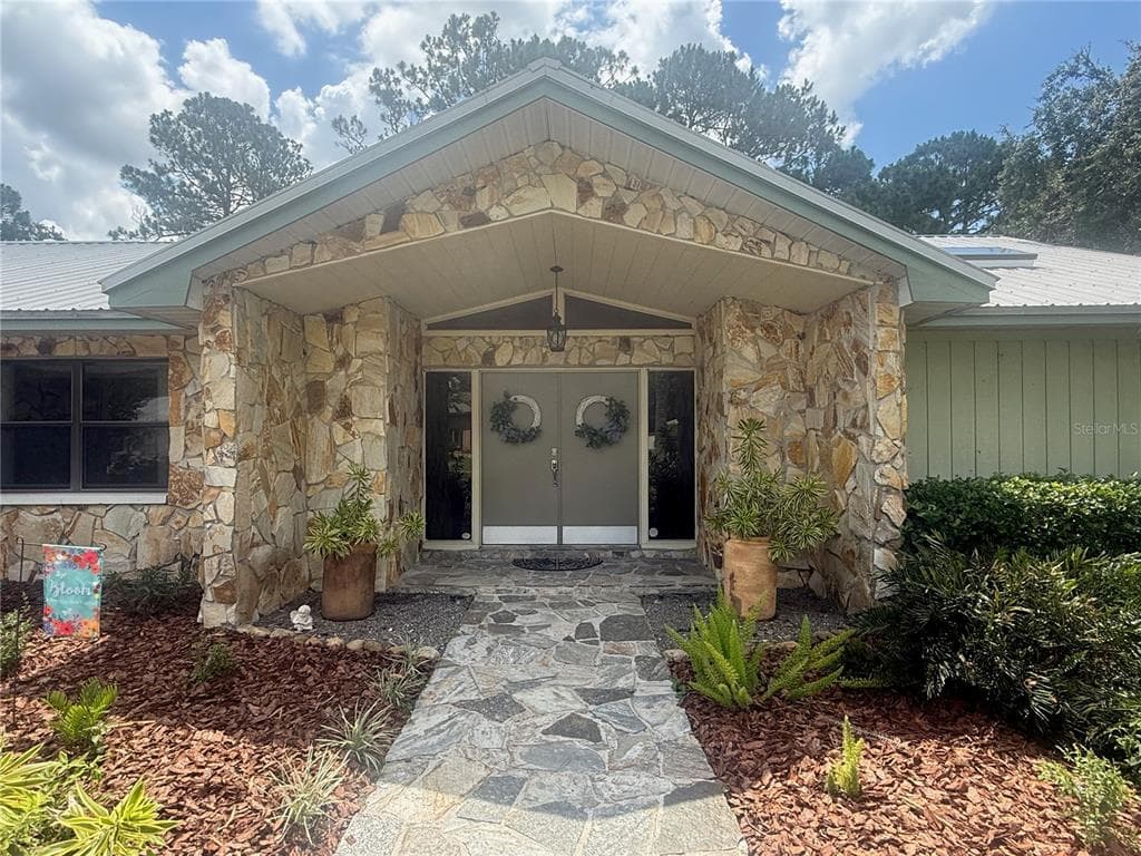 2215 TONIWOOD LANE, PALM HARBOR, FL 34685