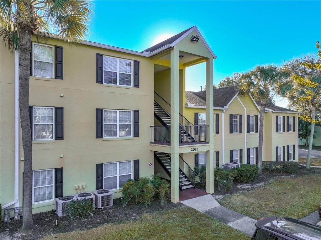2071 DIXIE BELLE DRIVE # 2071P, ORLANDO, FL 32812