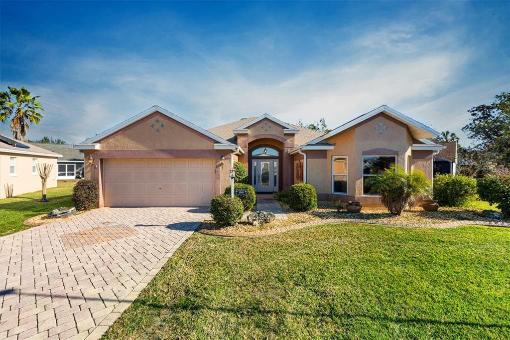 1505 DORIA LANE, LADY LAKE, FL 32159