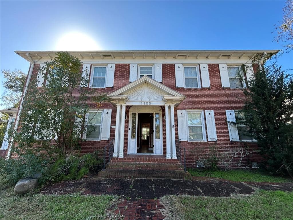 1105 HERNDON STREET, LEESBURG, FL 34748