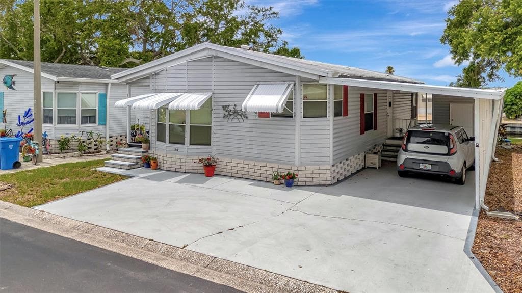 106 N SAINT GEORGE CIRCLE, APOLLO BEACH, FL 33572