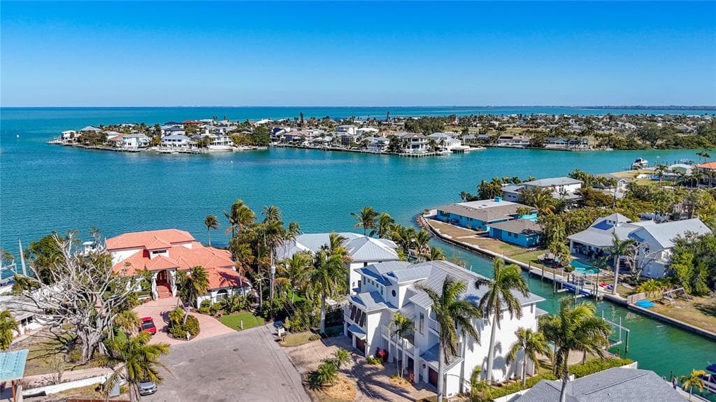 529 77TH STREET, HOLMES BEACH, FL 34217