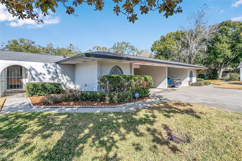 561 E ORANGE STREET, ALTAMONTE SPRINGS, FL 32701