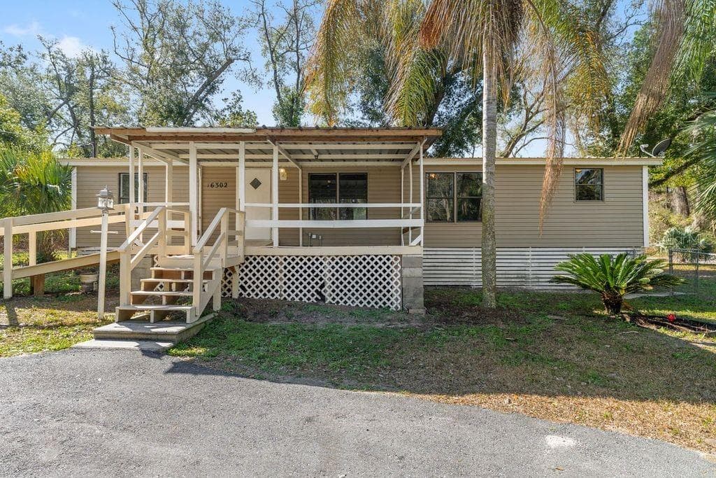 16302 SE 57TH STREET, OCKLAWAHA, FL 32179