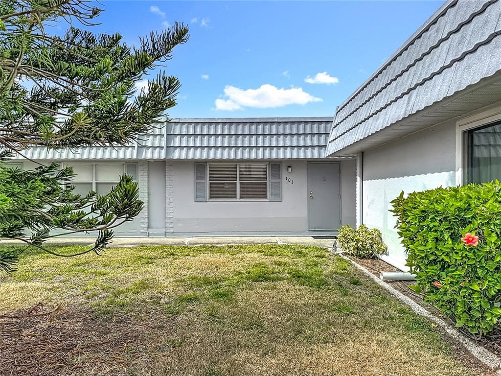 202 BEDFORD TRAIL # 103, SUN CITY CENTER, FL 33573
