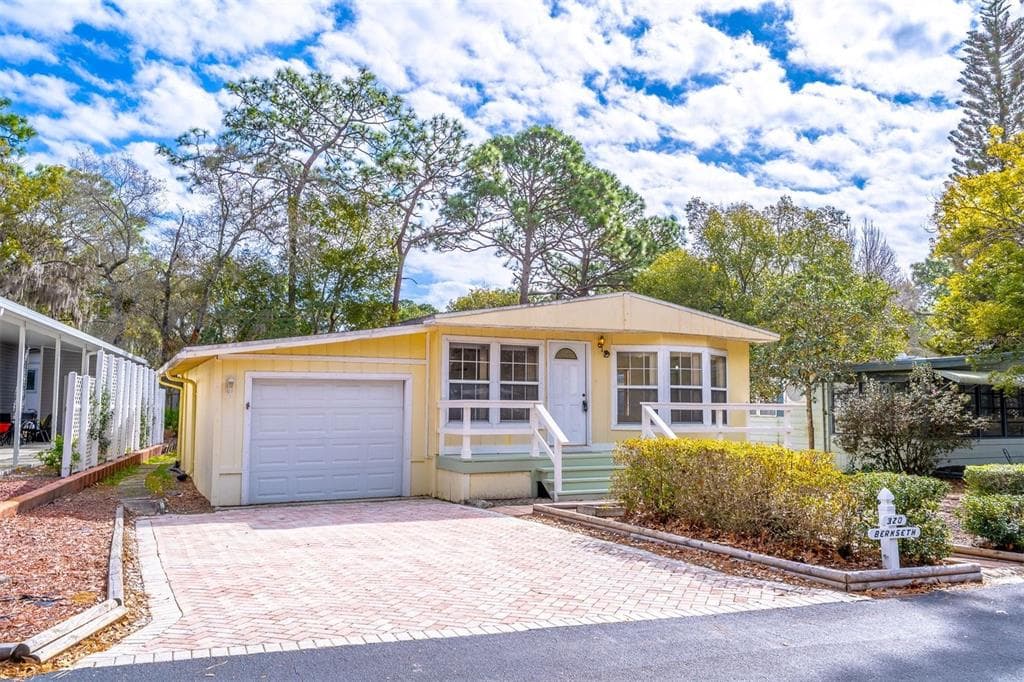 320 N FOREST BOULEVARD, LAKE MARY, FL 32746