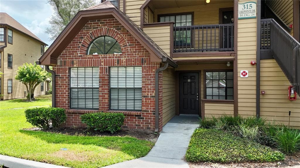 315 LAKEPOINTE DRIVE # 101, ALTAMONTE SPRINGS, FL 32701