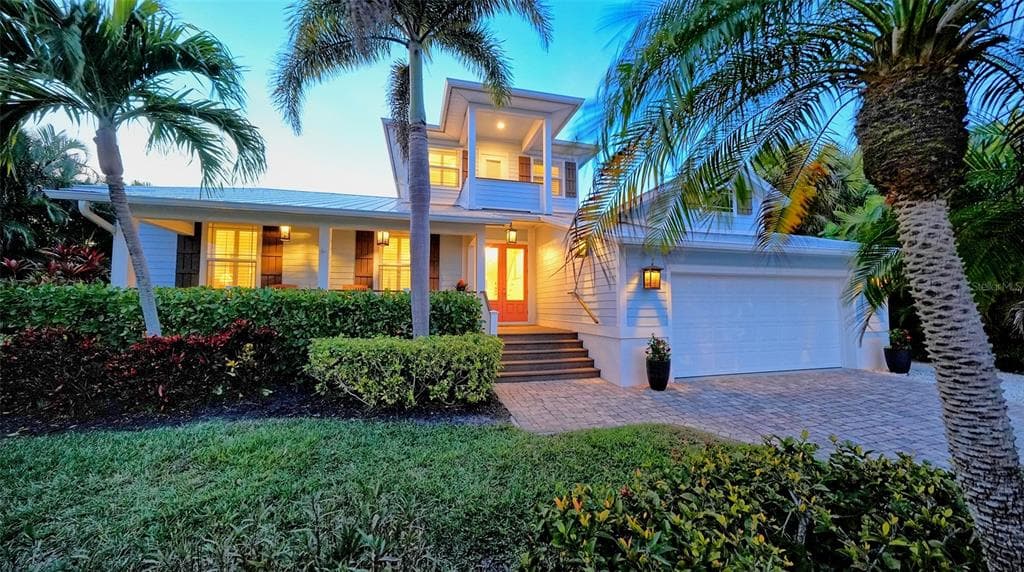 605 N POINT DRIVE, HOLMES BEACH, FL 34217