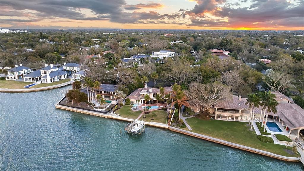 1504 S LODGE DRIVE, SARASOTA, FL 34239