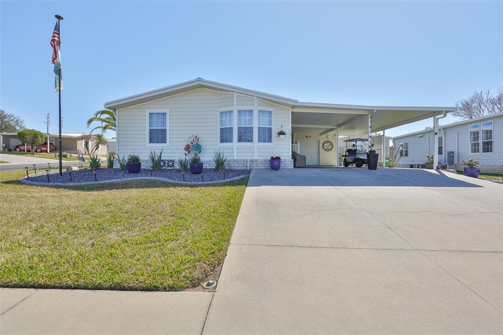37041 NEUKOM AVENUE, ZEPHYRHILLS, FL 33541