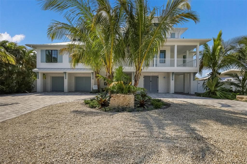 227 S HARBOR DRIVE, HOLMES BEACH, FL 34217