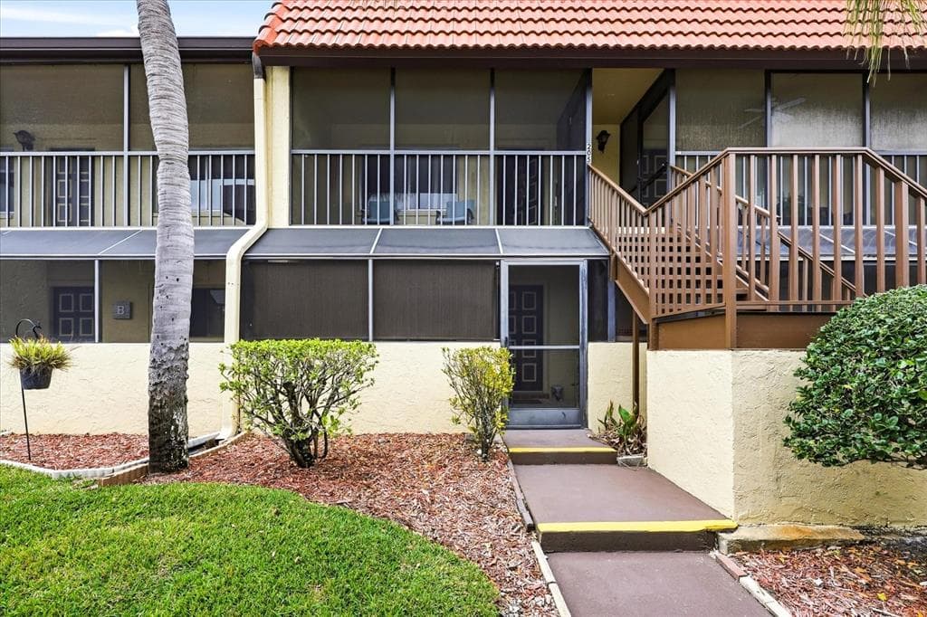 2420 WINDING CREEK BOULEVARD # 105, CLEARWATER, FL 33761