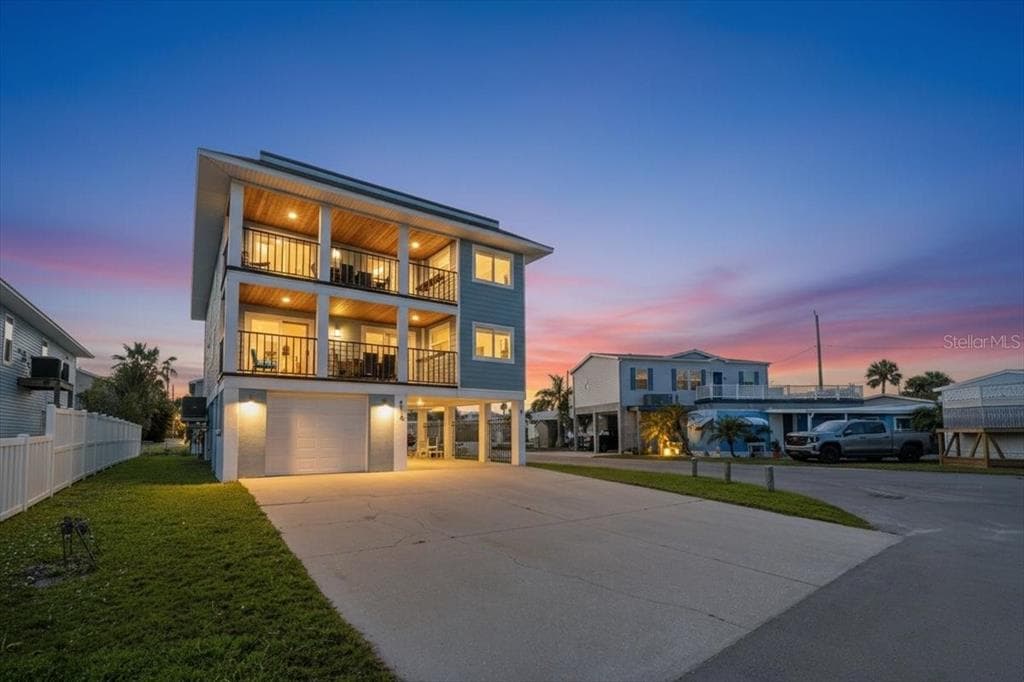 2518 AVENUE B, BRADENTON BEACH, FL 34217