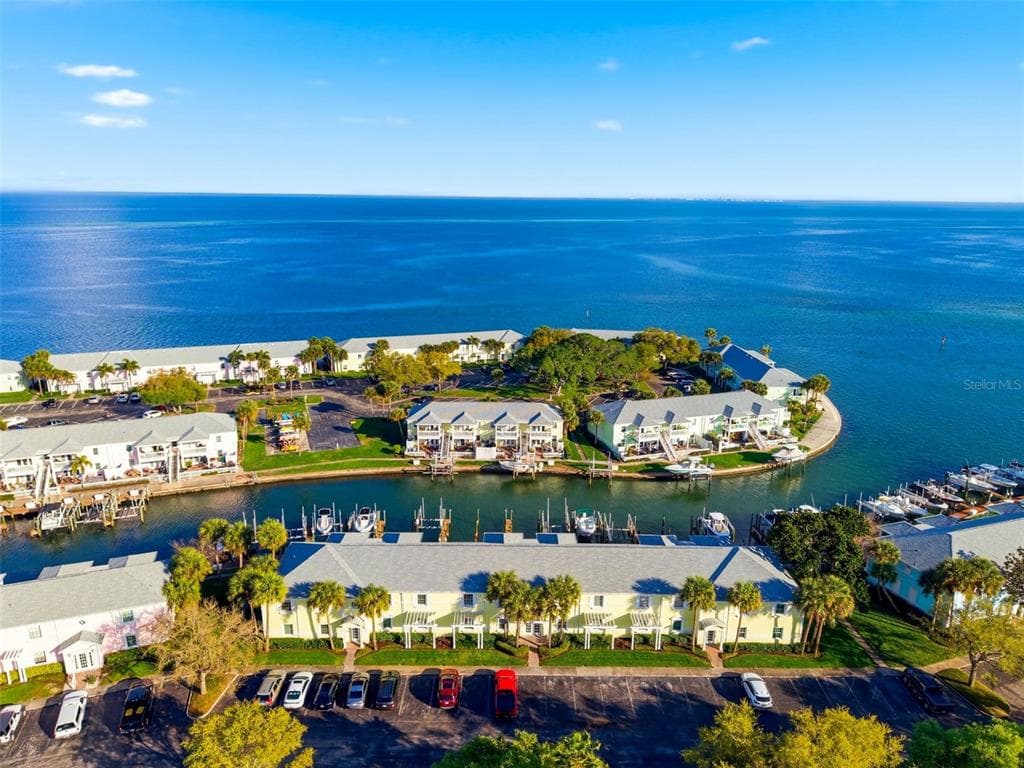 5174 BEACH DRIVE SE # D, ST PETERSBURG, FL 33705