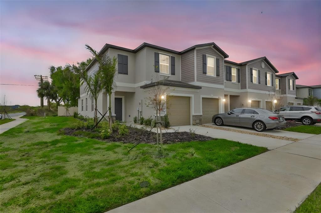 2661 SUNRAY VENUS WAY, RUSKIN, FL 33570