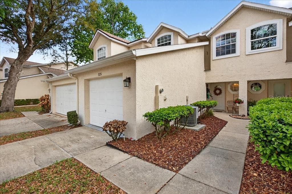 525 LAKE BRIDGE DRIVE, ORMOND BEACH, FL 32174