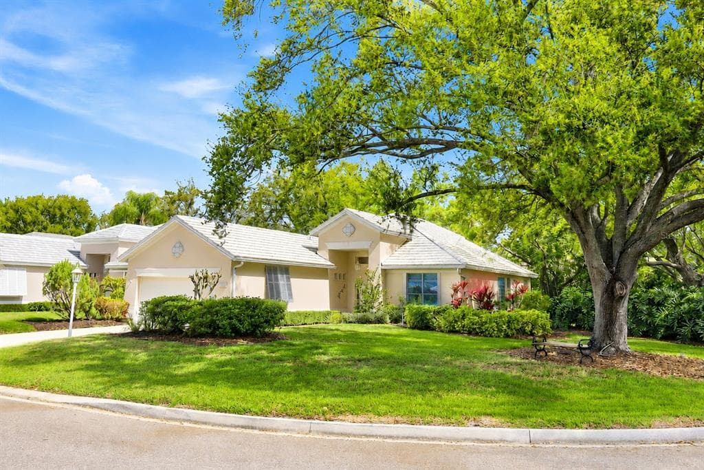 7904 HAMPTON COURT, UNIVERSITY PARK, FL 34201