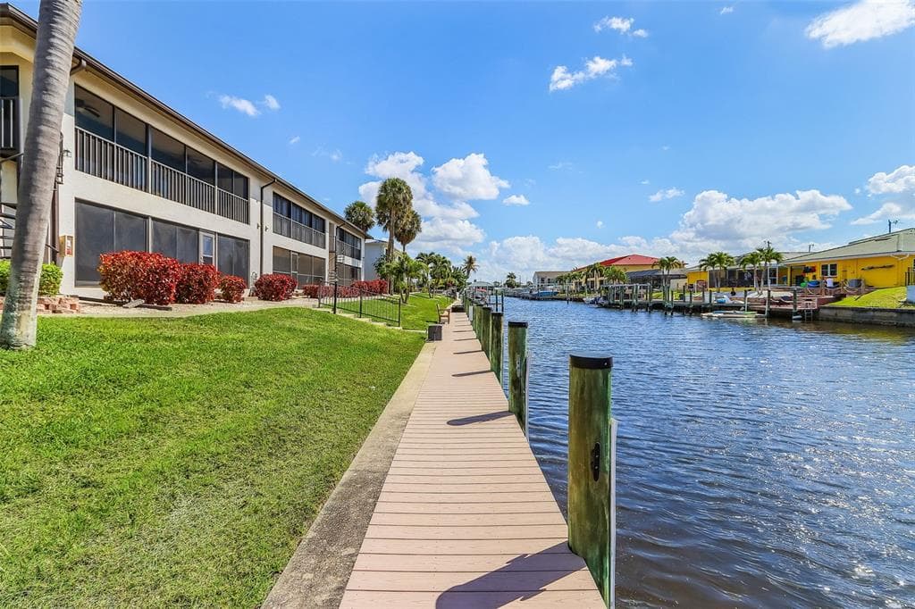 3935 COUNTRY CLUB BOULEVARD # 17, CAPE CORAL, FL 33904