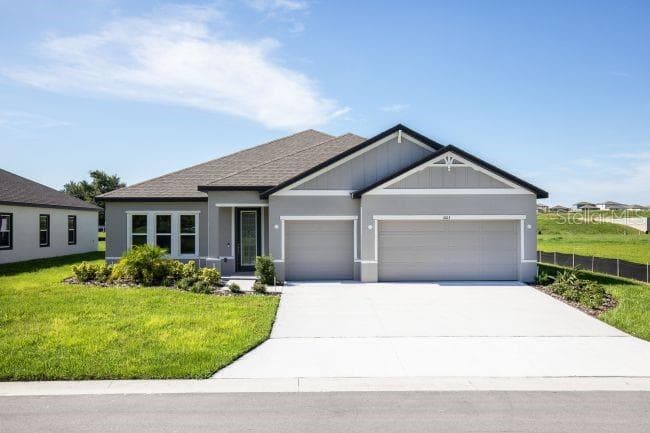 902 BUCKEYE DRIVE, LADY LAKE, FL 32159