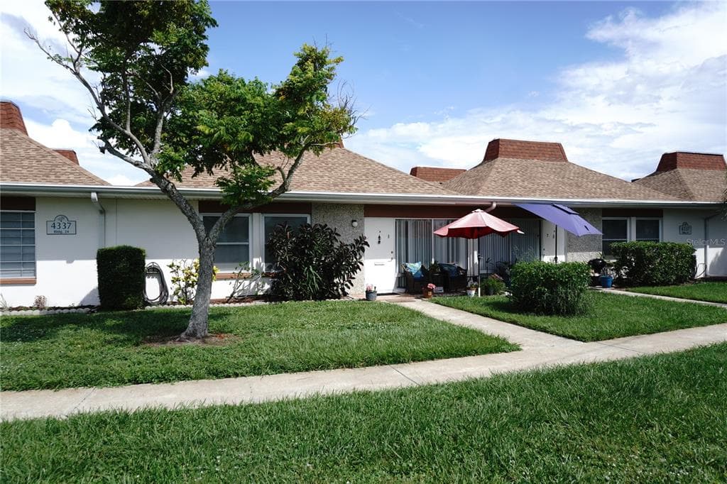 4337 TAHITIAN GARDENS CIRCLE # F, HOLIDAY, FL 34691