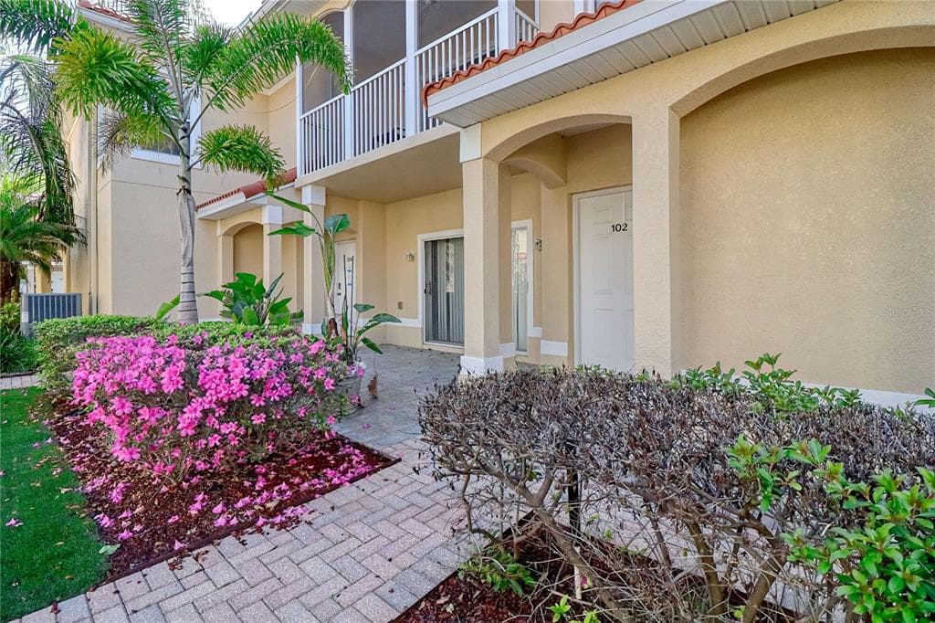 21019 SUNPOINT WAY # 102, LUTZ, FL 33558