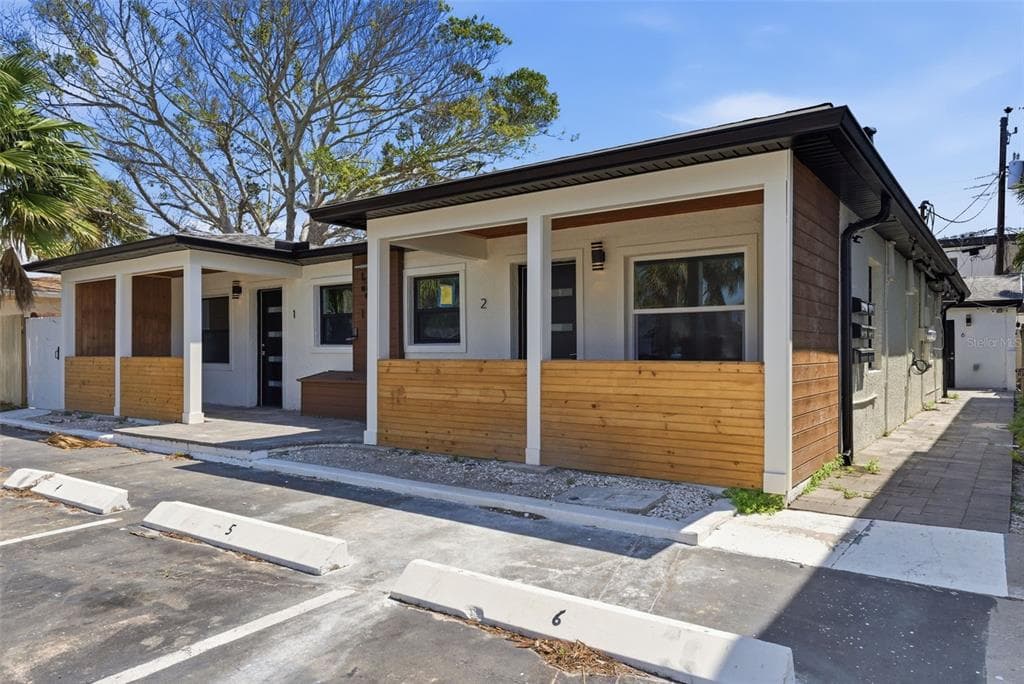 113 145TH AVENUE E # 4, MADEIRA BEACH, FL 33708