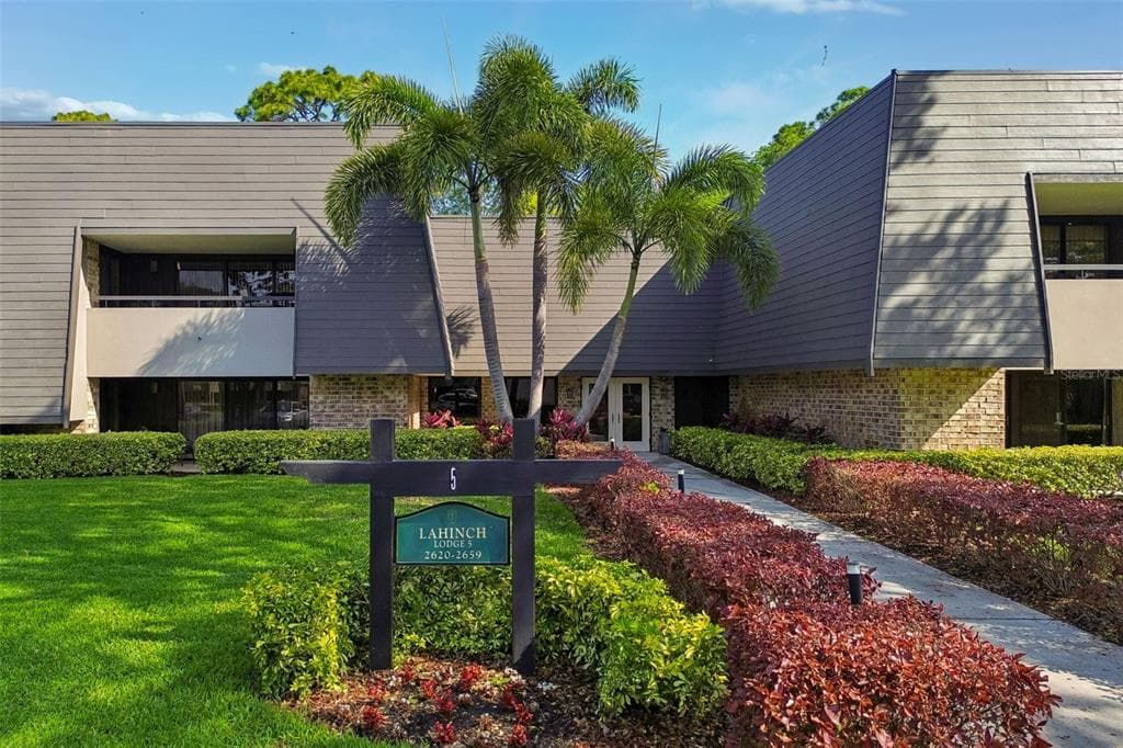 36750 US HIGHWAY 19 N # 8-202, PALM HARBOR, FL 34684
