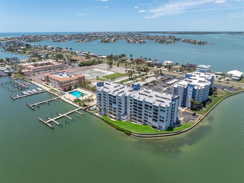 450 TREASURE ISLAND CAUSEWAY # 102, TREASURE ISLAND, FL 33706