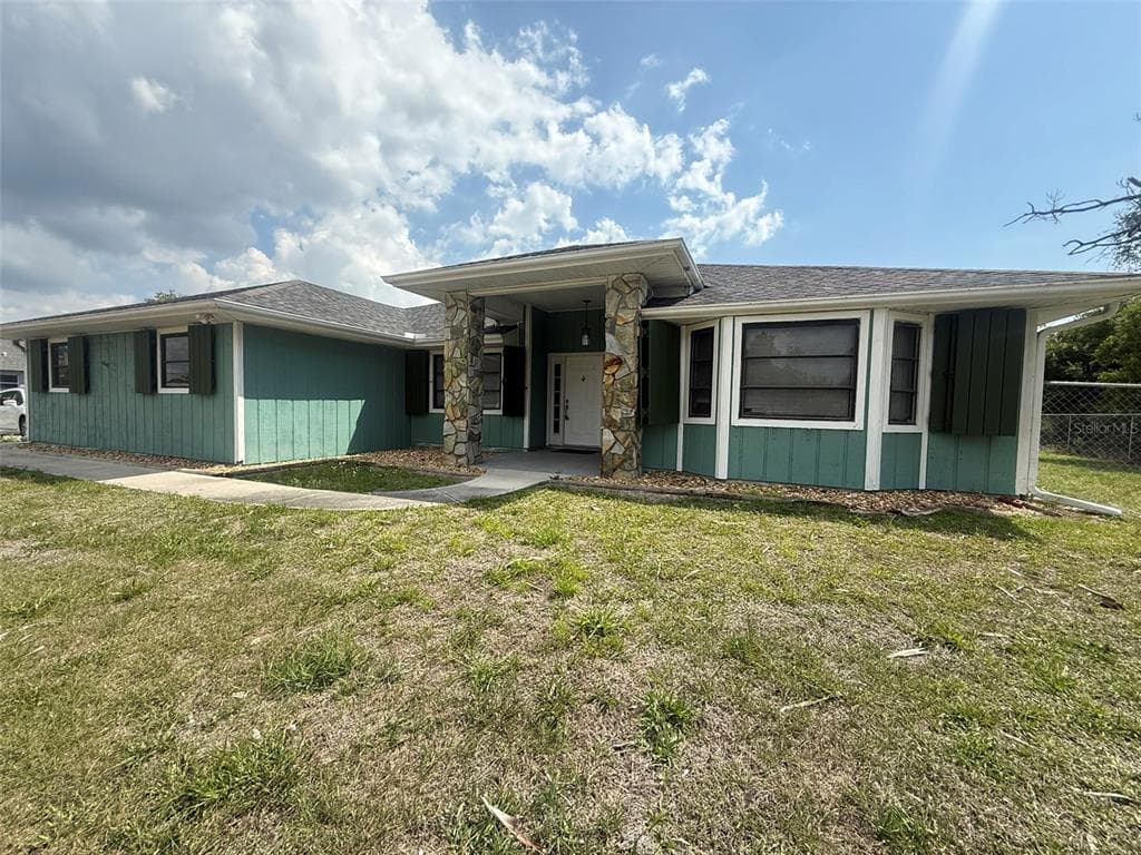 1001 S WAPELLO STREET, NORTH PORT, FL 34286