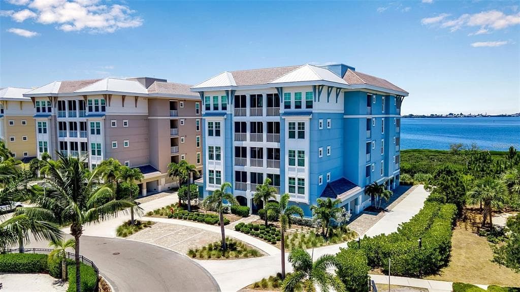 376 ARUBA CIRCLE # 301, BRADENTON, FL 34209