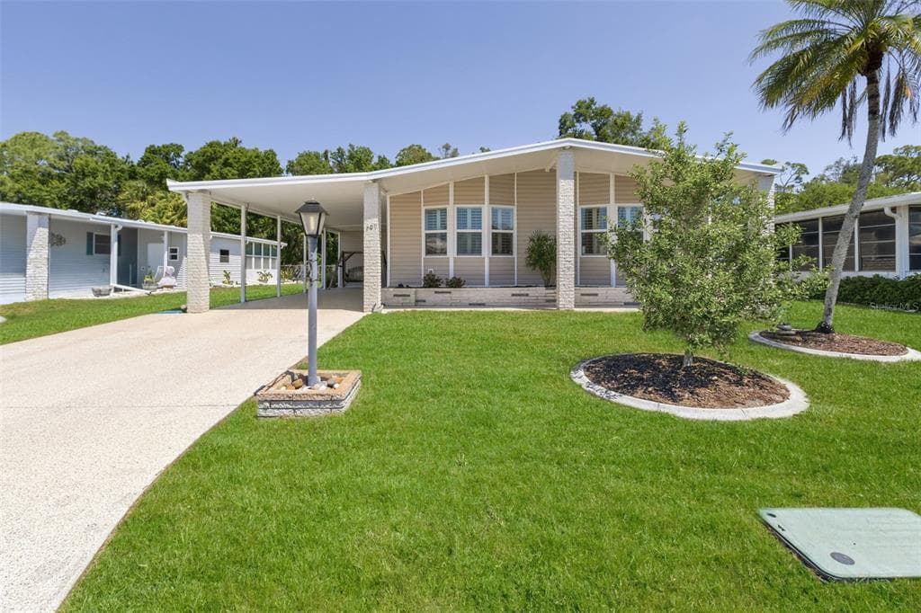 209 VISTORIA DRIVE, NORTH PORT, FL 34287
