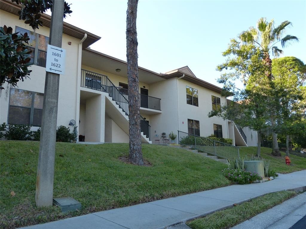 1610 SEASCAPE CIRCLE # 1610, TARPON SPRINGS, FL 34689