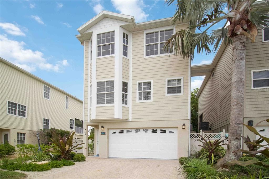 215 81ST STREET, HOLMES BEACH, FL 34217