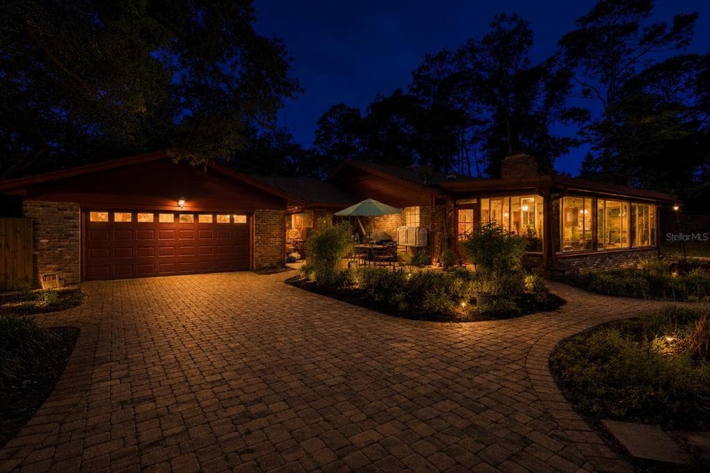 295 FRANCES CIRCLE, ALTAMONTE SPRINGS, FL 32701